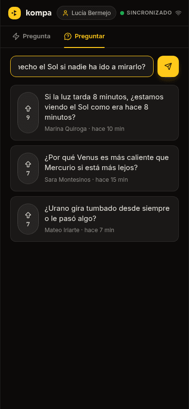 Móvil del alumno en Kompa escribiendo una duda para el profesor y apoyando las dudas de sus compañeros.